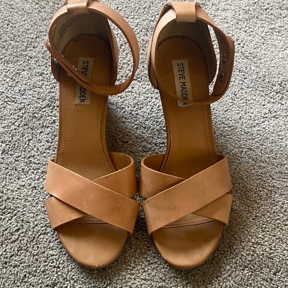 Steve Madden Shoes - Steve Madden Nilla Camel Cross-Strap leather wedge sandal Sz 8
